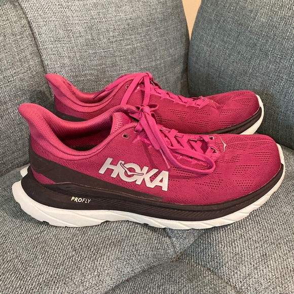 Hoka One One Shoes - Hoka One One Women's Mach 4 - Festival Fuchsia / Black